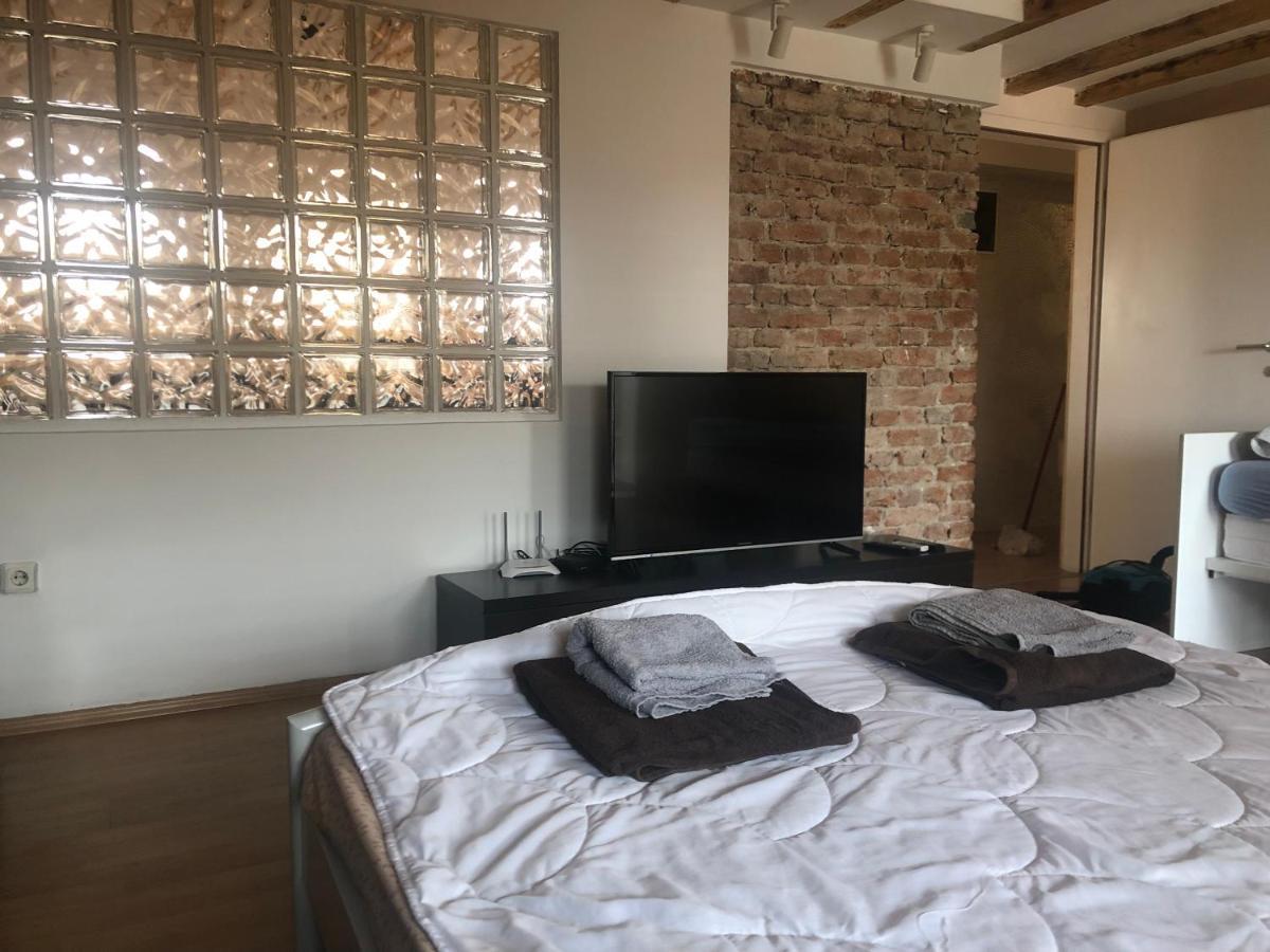 Central Apartment Pristina Buitenkant foto