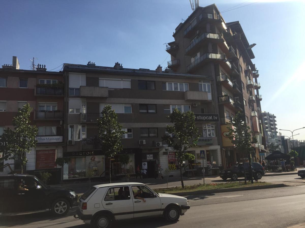 Central Apartment Pristina Buitenkant foto