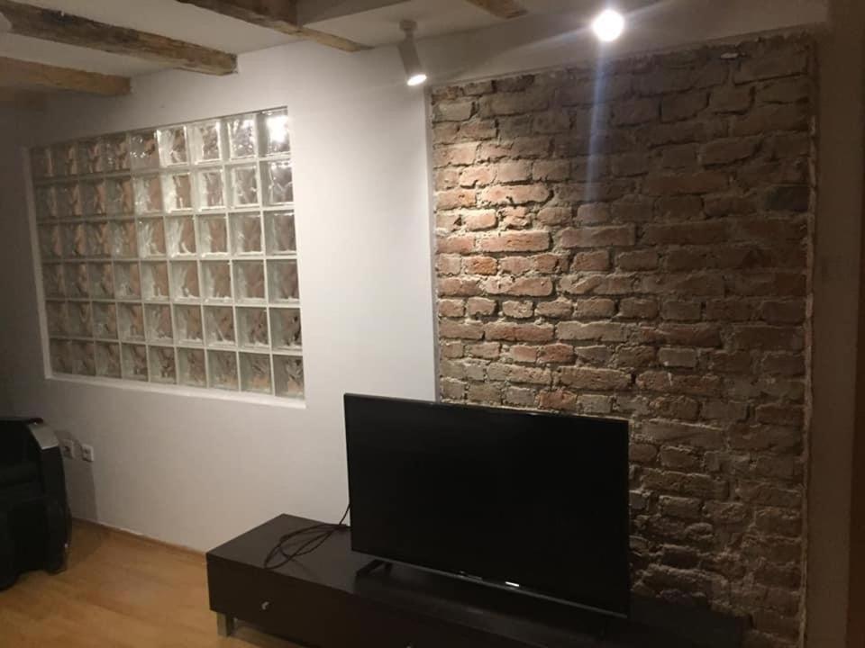 Central Apartment Pristina Buitenkant foto