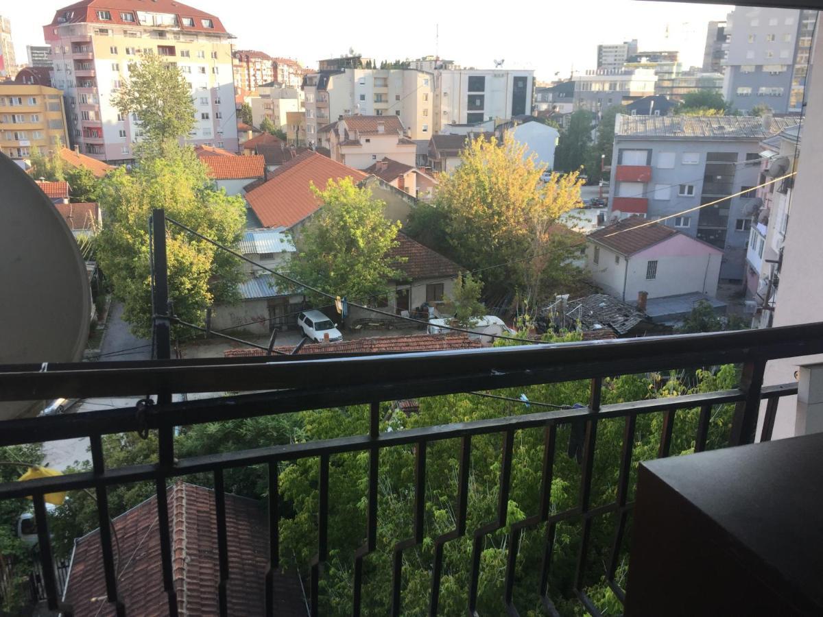 Central Apartment Pristina Buitenkant foto